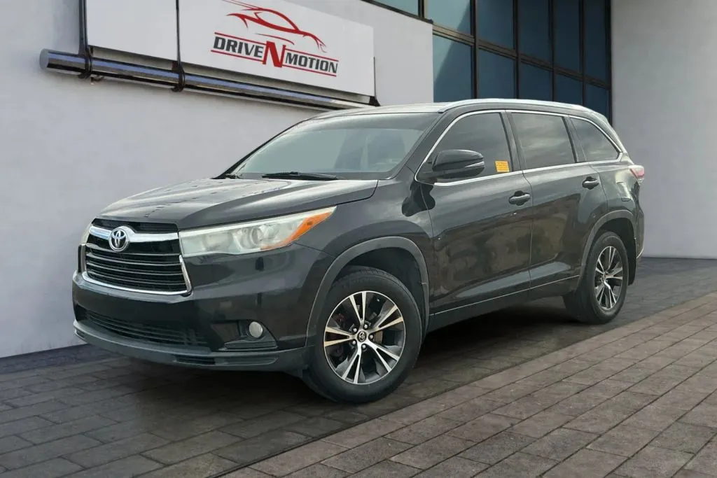 Another view of 2016 Toyota Highlander XLE Sport Utility 4D for sale in Rio Rancho, NM at Drive N-Motion Rio Rancho