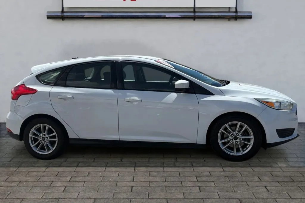 Photos of 2018 Ford Focus SE Hatchback 4D for sale in Rio Rancho, NM at Drive N-Motion Rio Rancho