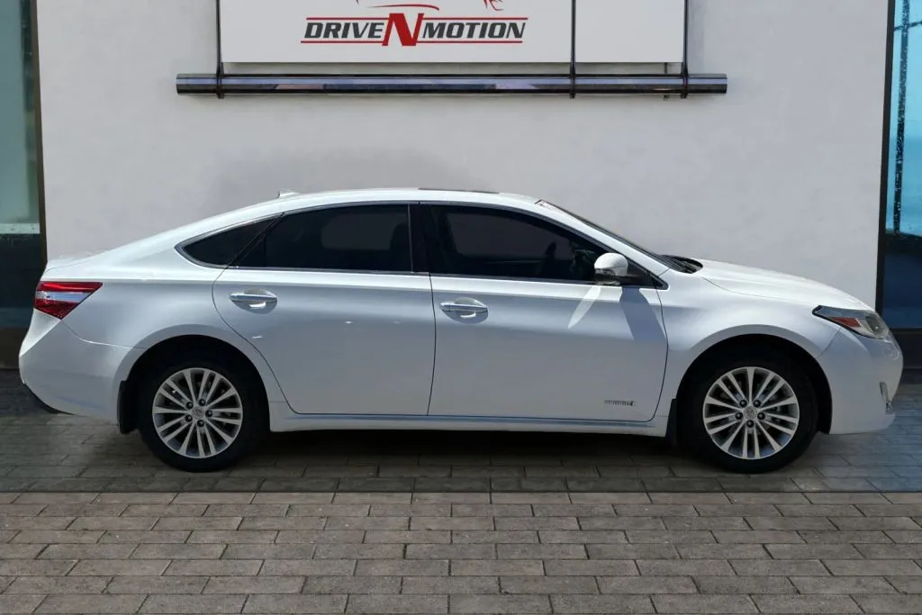 Another view of 2013 Toyota Avalon Limited Hybrid Sedan 4D for sale in Rio Rancho, NM at Drive N-Motion Rio Rancho