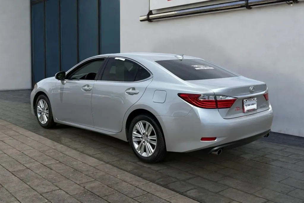 More photos of 2015 Lexus ES 350 Sedan 4D at Drive N-Motion Rio Rancho, NM