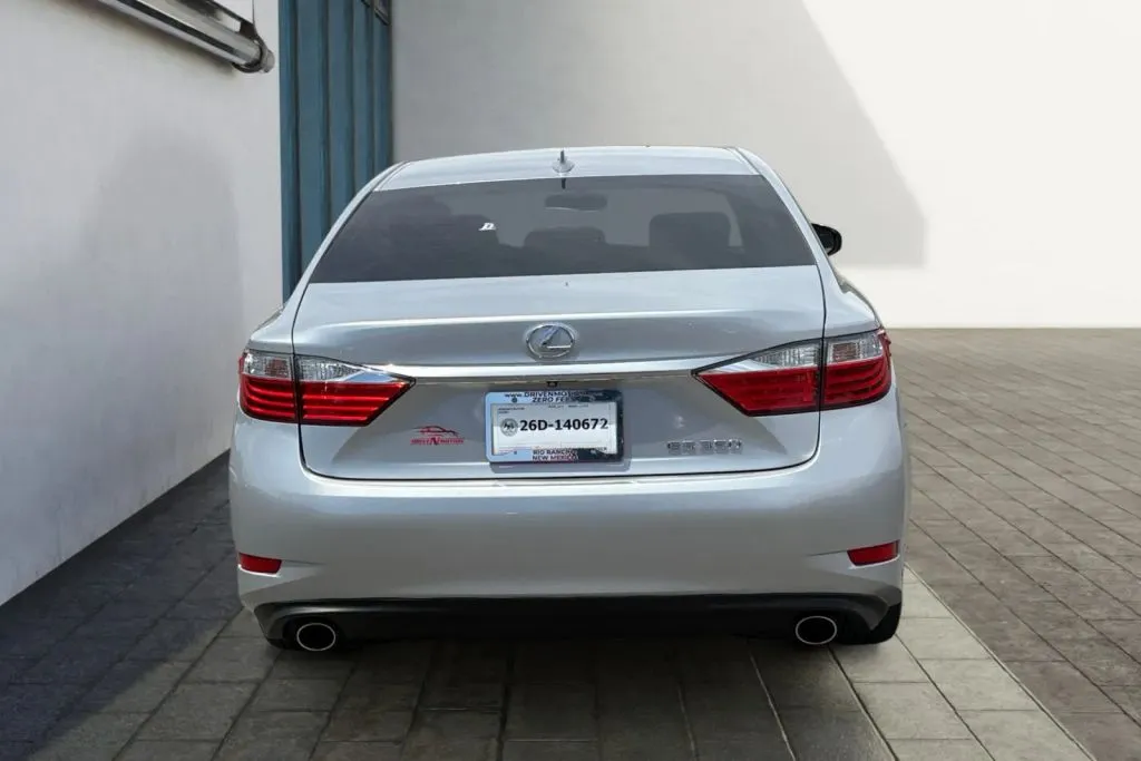 More photos of 2015 Lexus ES 350 Sedan 4D at Drive N-Motion Rio Rancho, NM