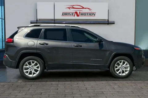 Another view of 2018 Jeep Cherokee Latitude Plus Sport Utility 4D for sale in Rio Rancho, NM at Drive N-Motion Rio Rancho