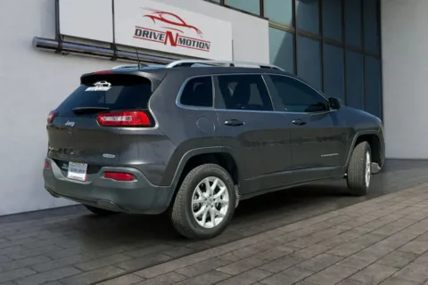 More photos of 2018 Jeep Cherokee Latitude Plus Sport Utility 4D at Drive N-Motion Rio Rancho, NM