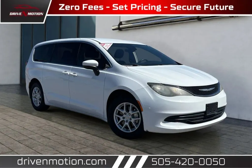 White 2017 Chrysler Pacifica LX Minivan 4D for sale in Rio Rancho, NM