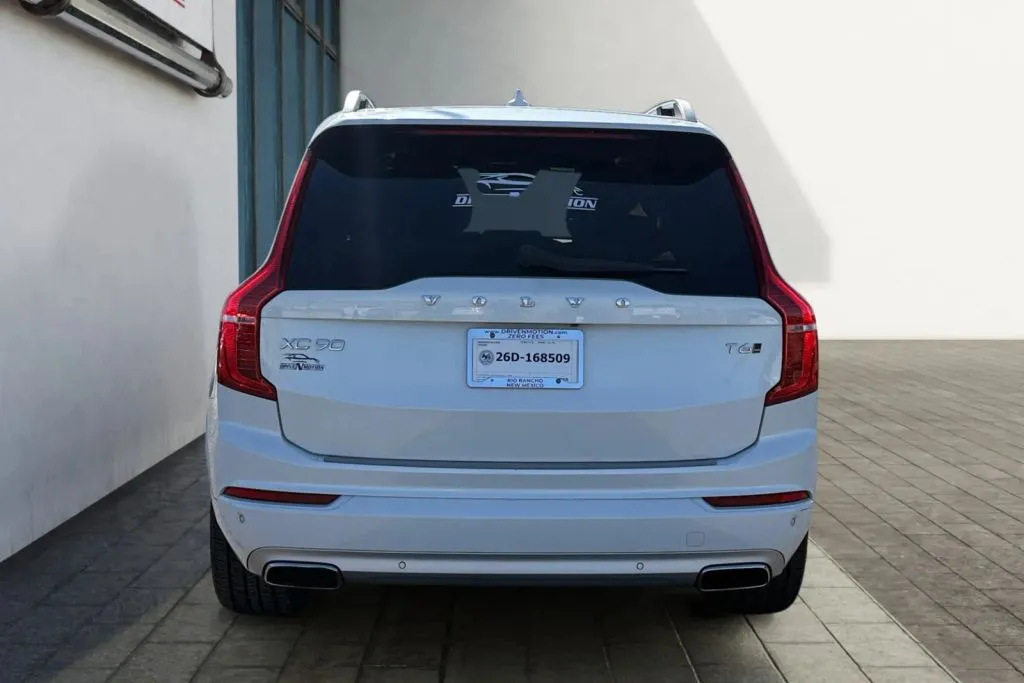 More photos of 2018 Volvo XC90 T6 Momentum Sport Utility 4D at Drive N-Motion Rio Rancho, NM