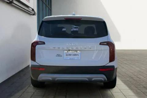 More photos of 2022 Kia Telluride LX Sport Utility 4D at Drive N-Motion Rio Rancho, NM