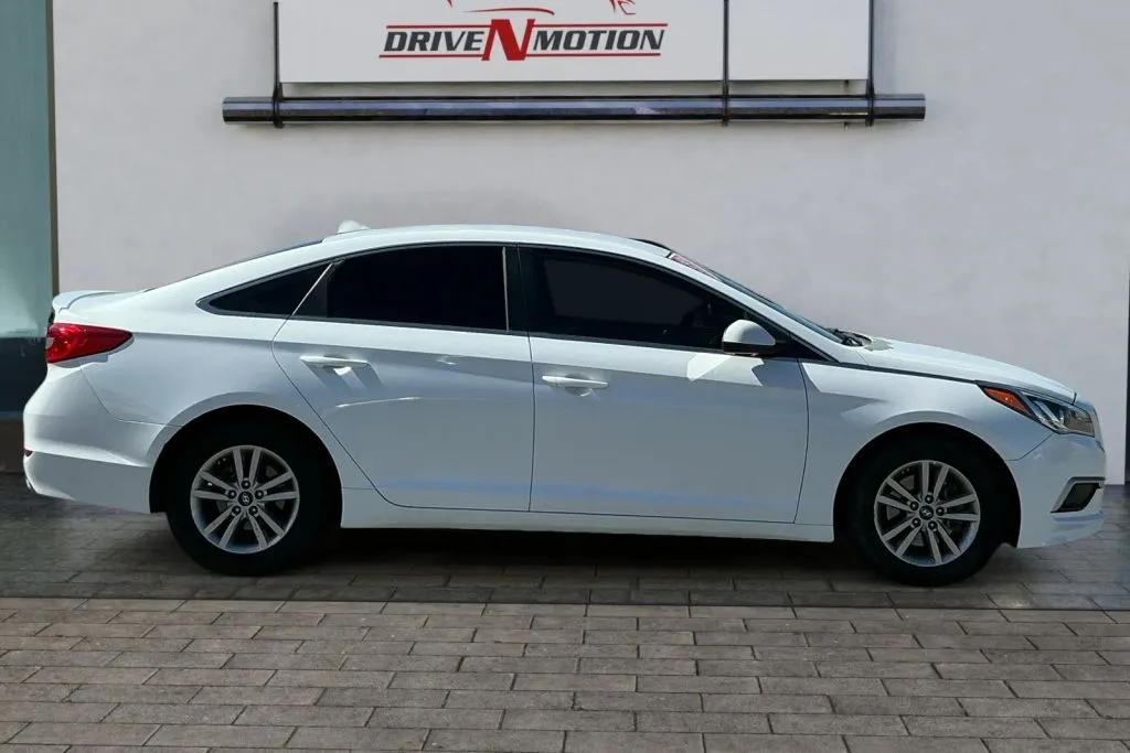 Another view of 2016 Hyundai Sonata SE Sedan 4D for sale in Rio Rancho, NM at Drive N-Motion Rio Rancho