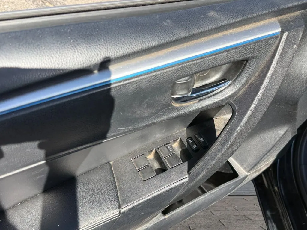 2015 Toyota Corolla S Plus - Photo 11