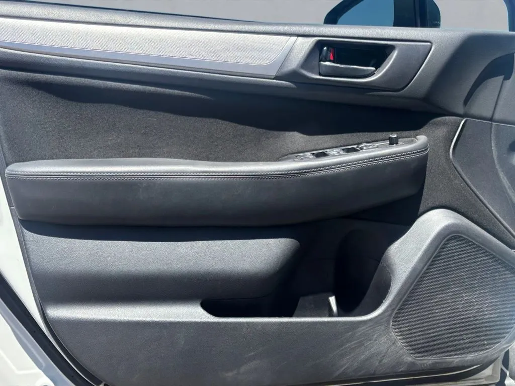 2019 Subaru Outback Base - Photo 10