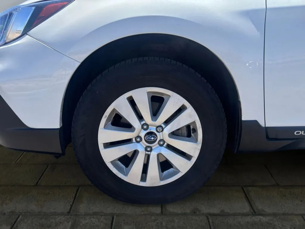 2019 Subaru Outback Base - Photo 19