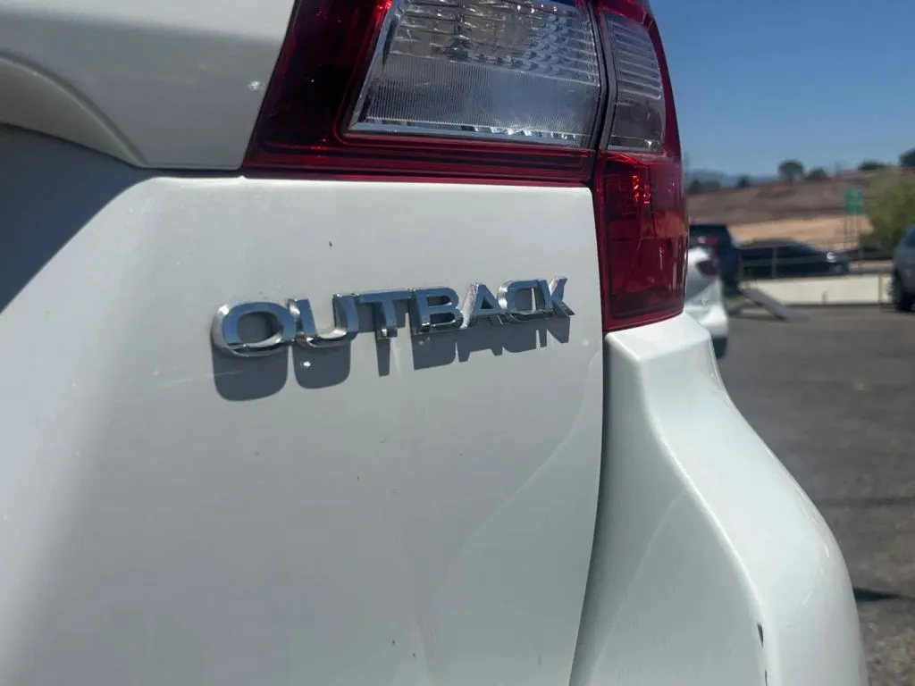 2019 Subaru Outback Base - Photo 16