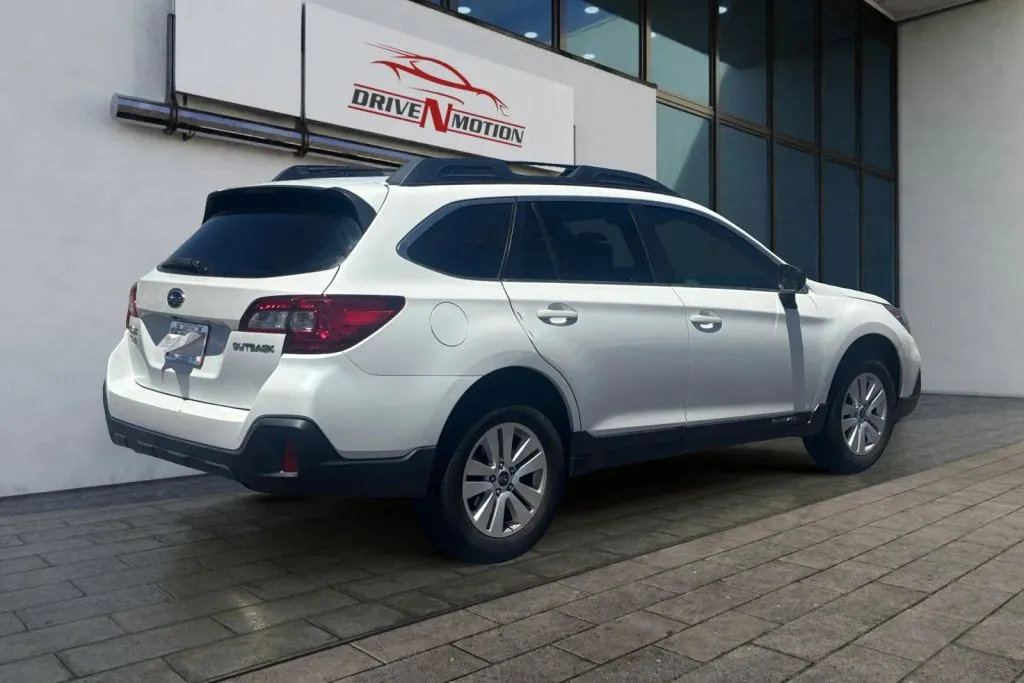 More photos of 2019 Subaru Outback 2.5i Wagon 4D at Drive N-Motion Rio Rancho, NM