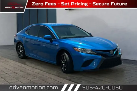 Blue 2018 Toyota Camry Hybrid SE Sedan 4D for sale in Rio Rancho, NM