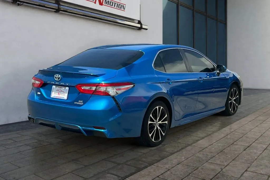 More photos of 2018 Toyota Camry Hybrid SE Sedan 4D at Drive N-Motion Rio Rancho, NM