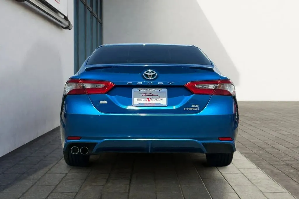 More photos of 2018 Toyota Camry Hybrid SE Sedan 4D at Drive N-Motion Rio Rancho, NM