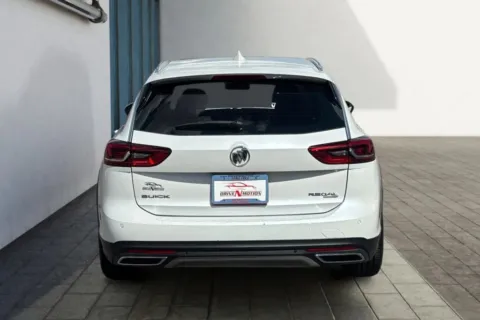 More photos of 2018 Buick Regal TourX Preferred Wagon 4D at Drive N-Motion Rio Rancho, NM
