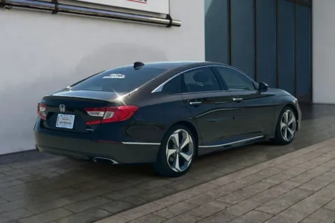 More photos of 2018 Honda Accord Touring Sedan 4D at Drive N-Motion Rio Rancho, NM