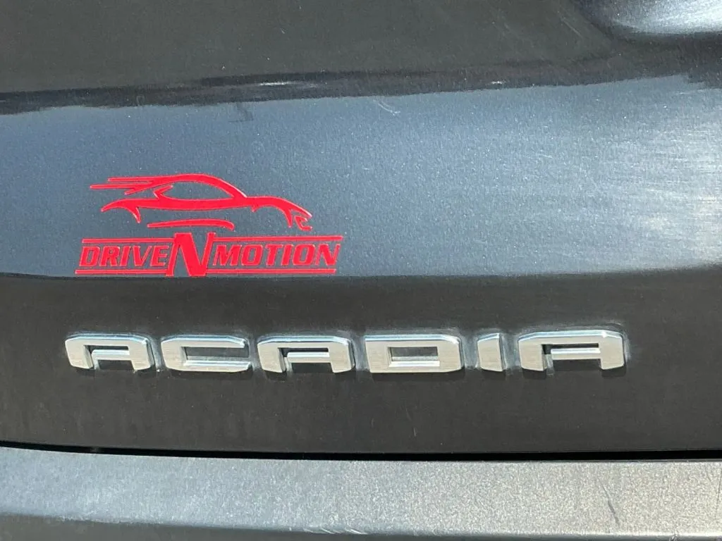 GMC Acadia photo 19