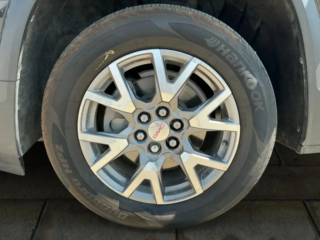 GMC Acadia photo 25