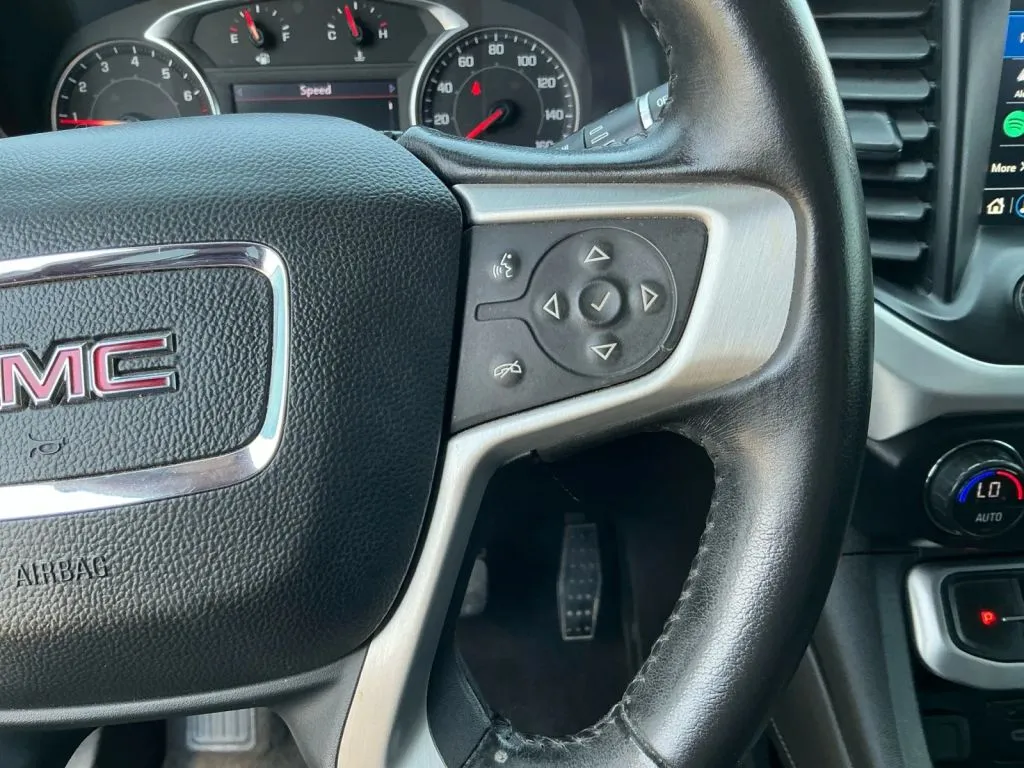 GMC Acadia photo 29