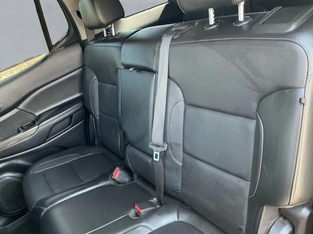 GMC Acadia photo 15