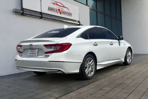 More photos of 2020 Honda Accord Hybrid Touring Sedan 4D at Drive N-Motion Rio Rancho, NM