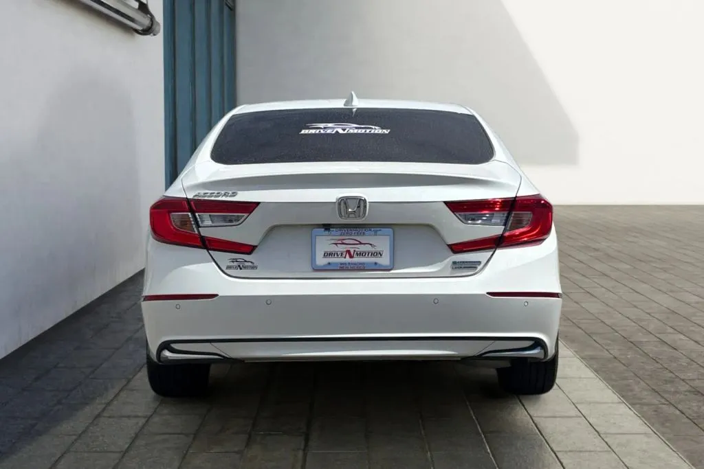 More photos of 2020 Honda Accord Hybrid Touring Sedan 4D at Drive N-Motion Rio Rancho, NM