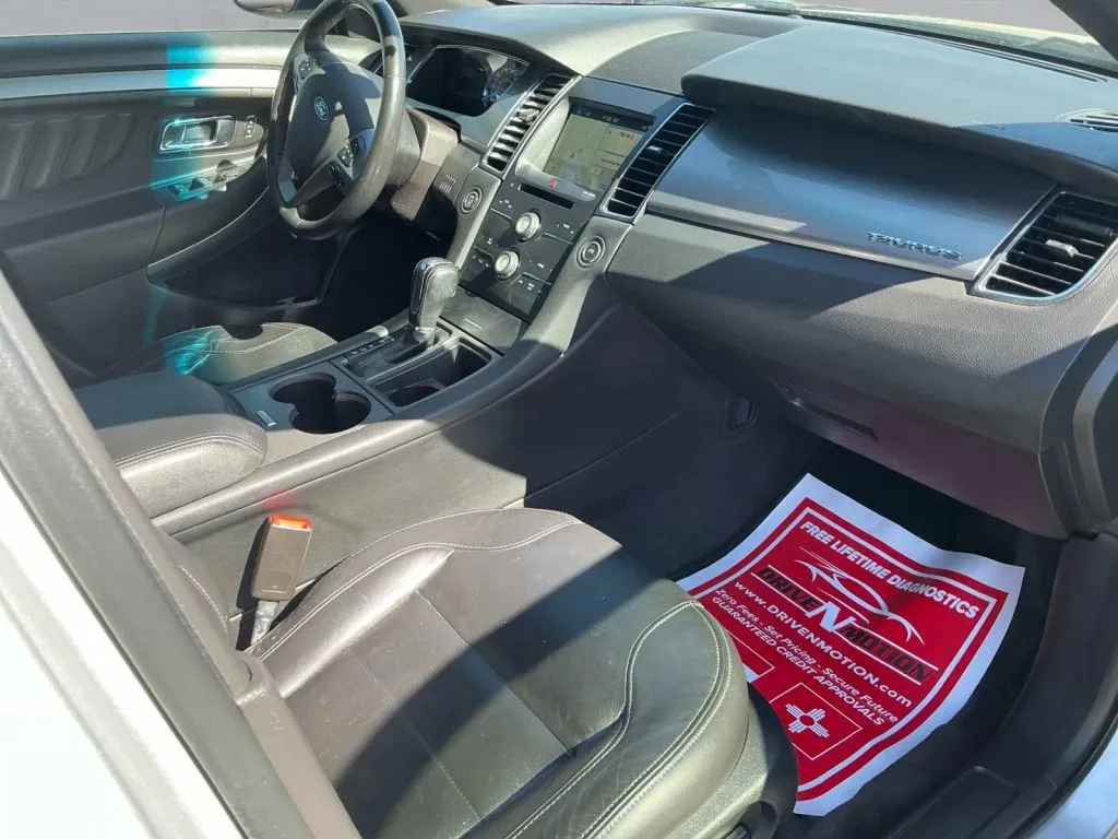 Ford Taurus photo 20