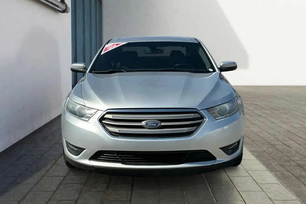 Ford Taurus photo 8