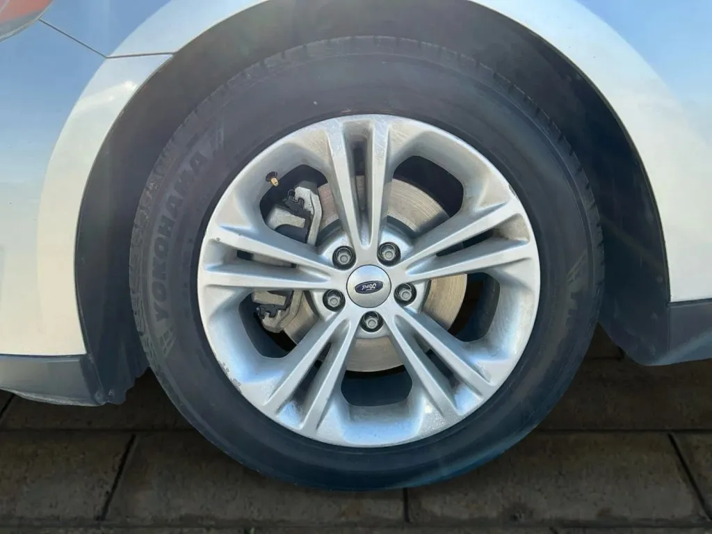 Ford Taurus photo 24