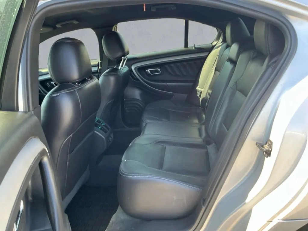 Ford Taurus photo 14