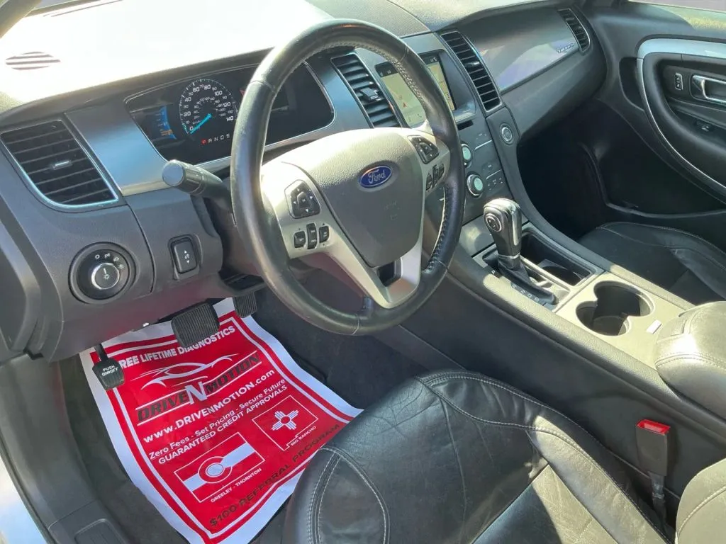 Ford Taurus photo 13