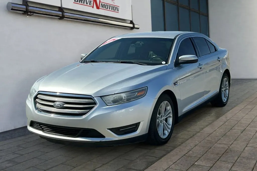 Ford Taurus photo 7