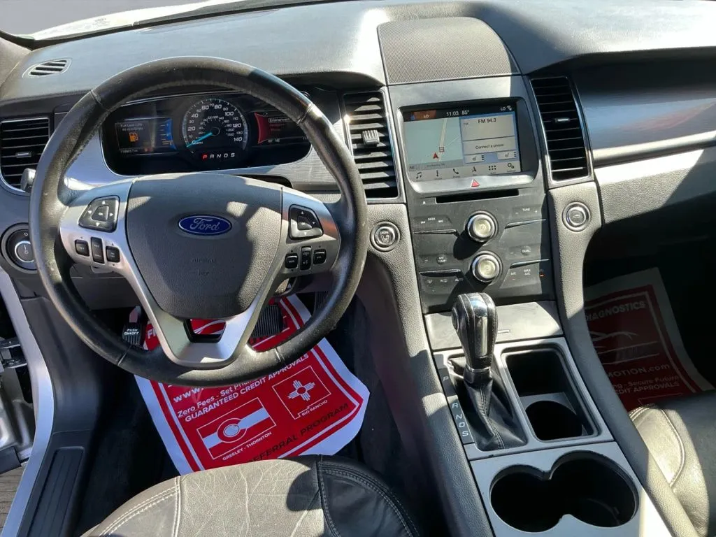 Ford Taurus photo 16