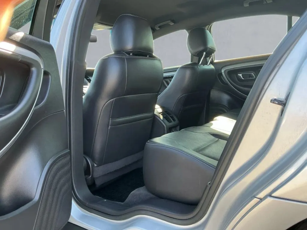 Ford Taurus photo 15