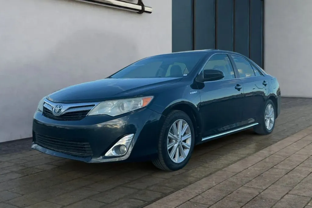 Toyota Camry photo 6