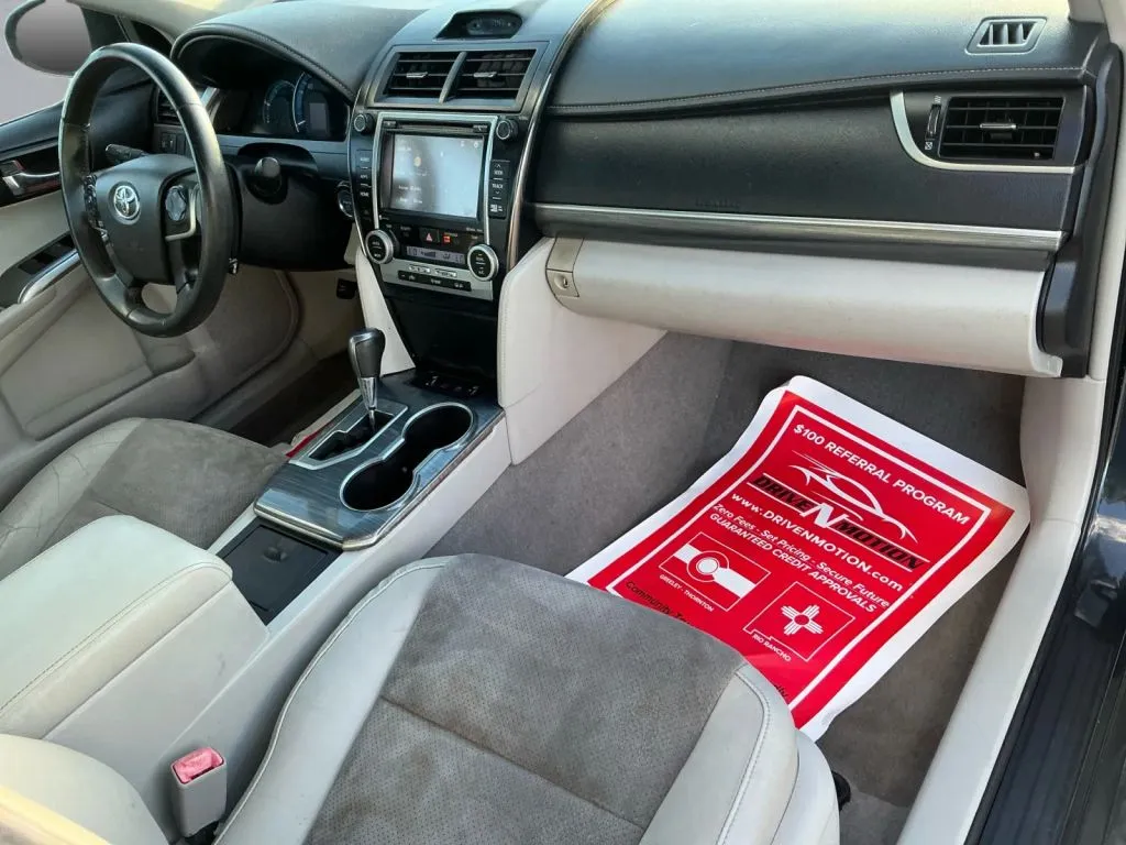 Toyota Camry photo 20