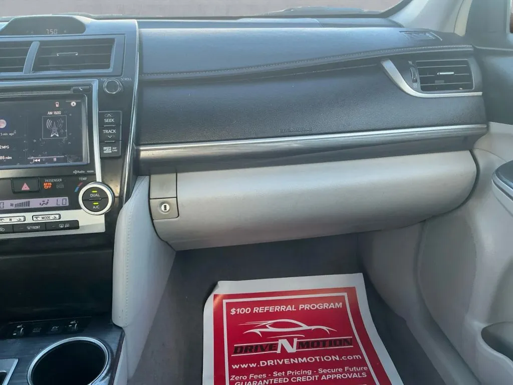 Toyota Camry photo 21