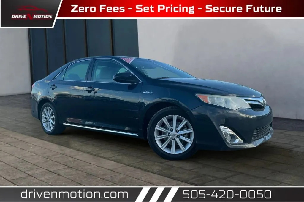 Gray 2014 Toyota Camry Hybrid XLE Sedan 4D for sale in Rio Rancho, NM