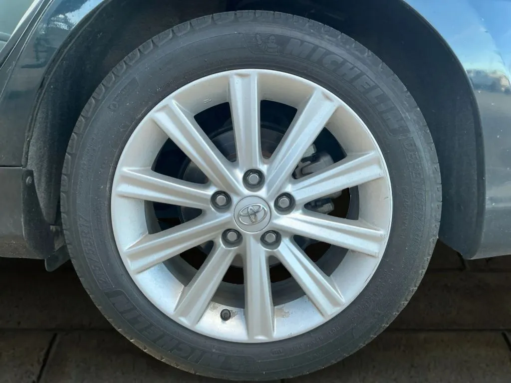 Toyota Camry photo 17