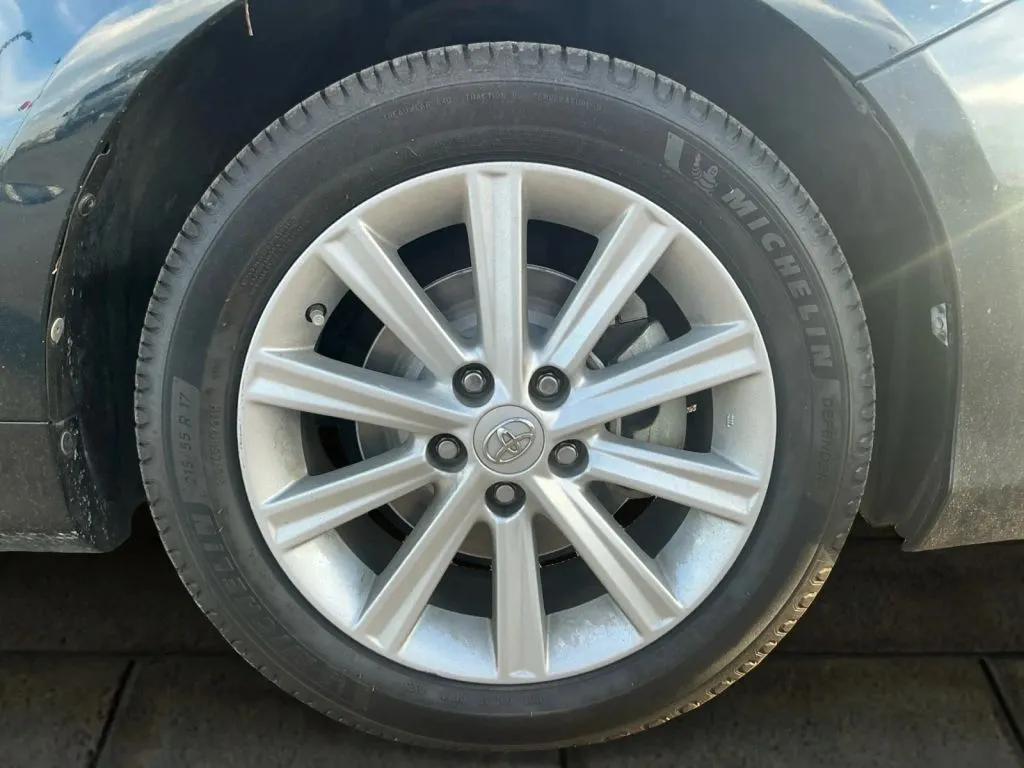 Toyota Camry photo 24
