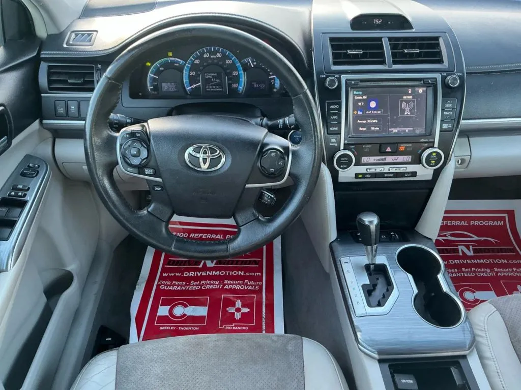 Toyota Camry photo 15