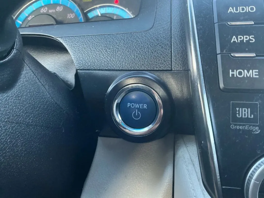 Toyota Camry photo 33