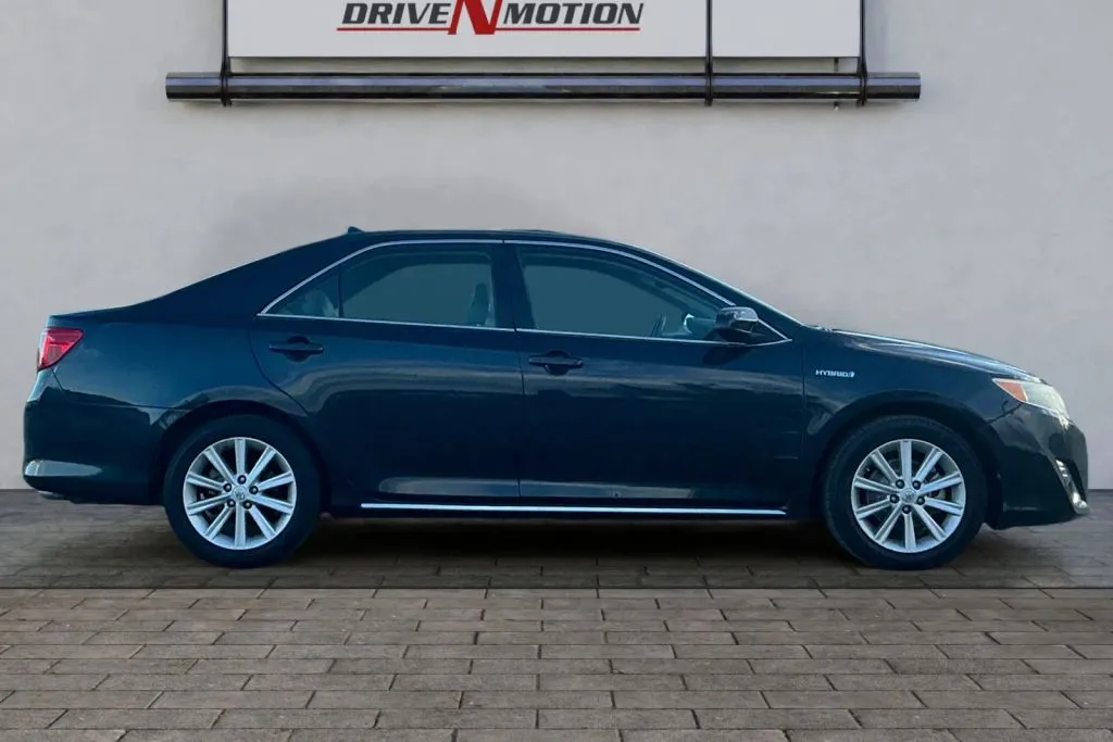 Another view of 2014 Toyota Camry Hybrid XLE Sedan 4D for sale in Rio Rancho, NM at Drive N-Motion Rio Rancho