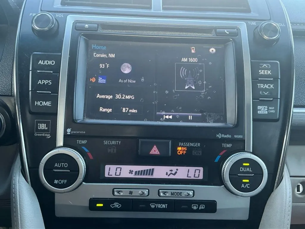 Toyota Camry photo 31