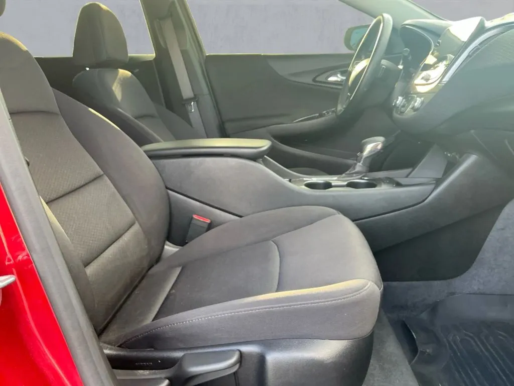 Chevrolet Malibu photo 21