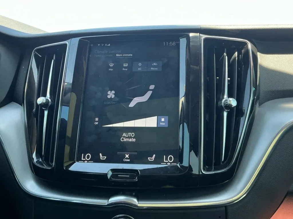 Volvo XC60 photo 23