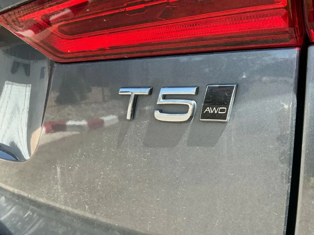Volvo XC60 photo 28