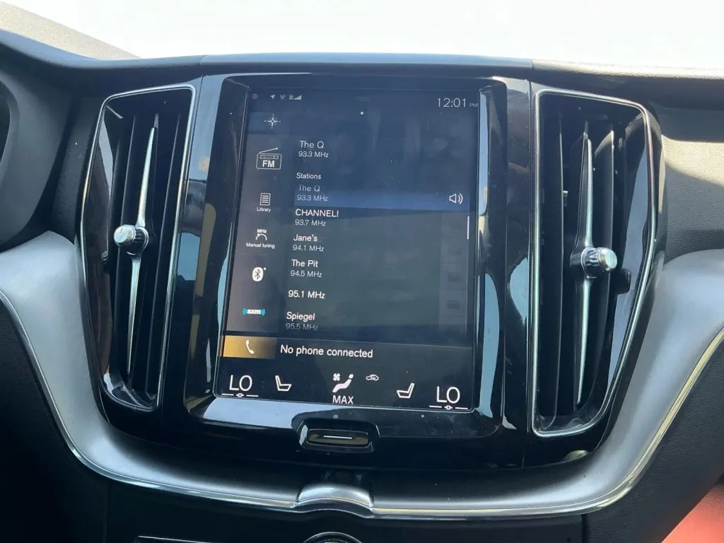 Volvo XC60 photo 30
