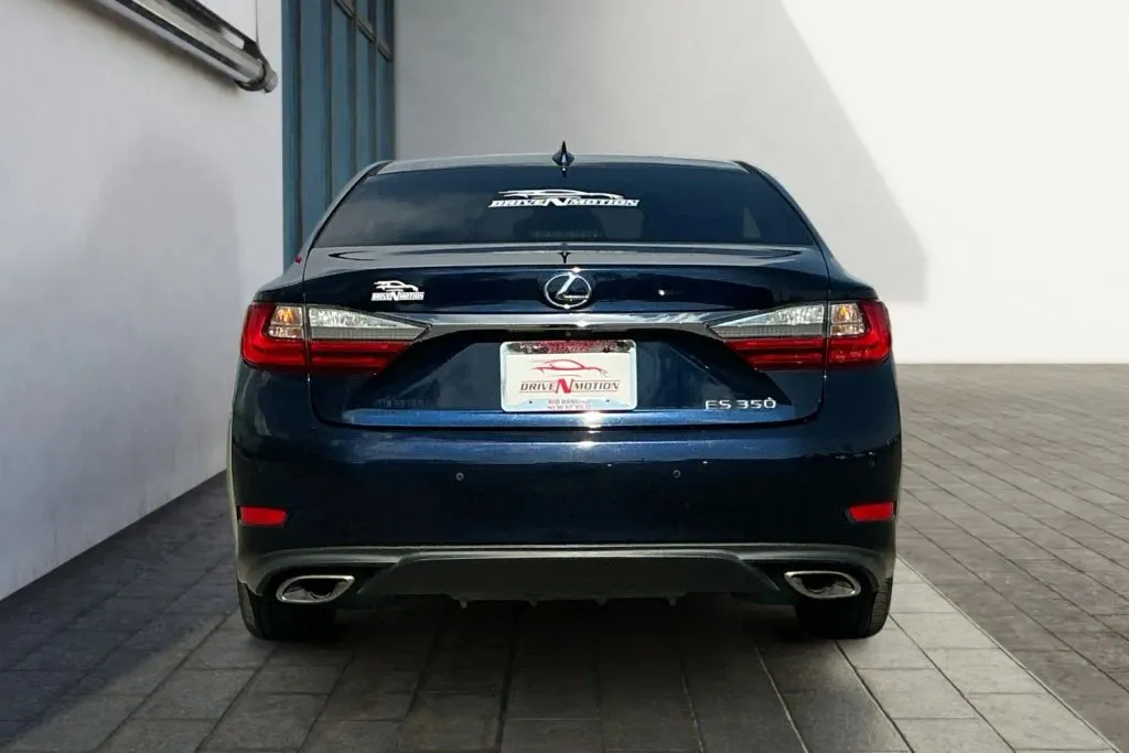 More photos of 2016 Lexus ES 350 Sedan 4D at Drive N-Motion Rio Rancho, NM